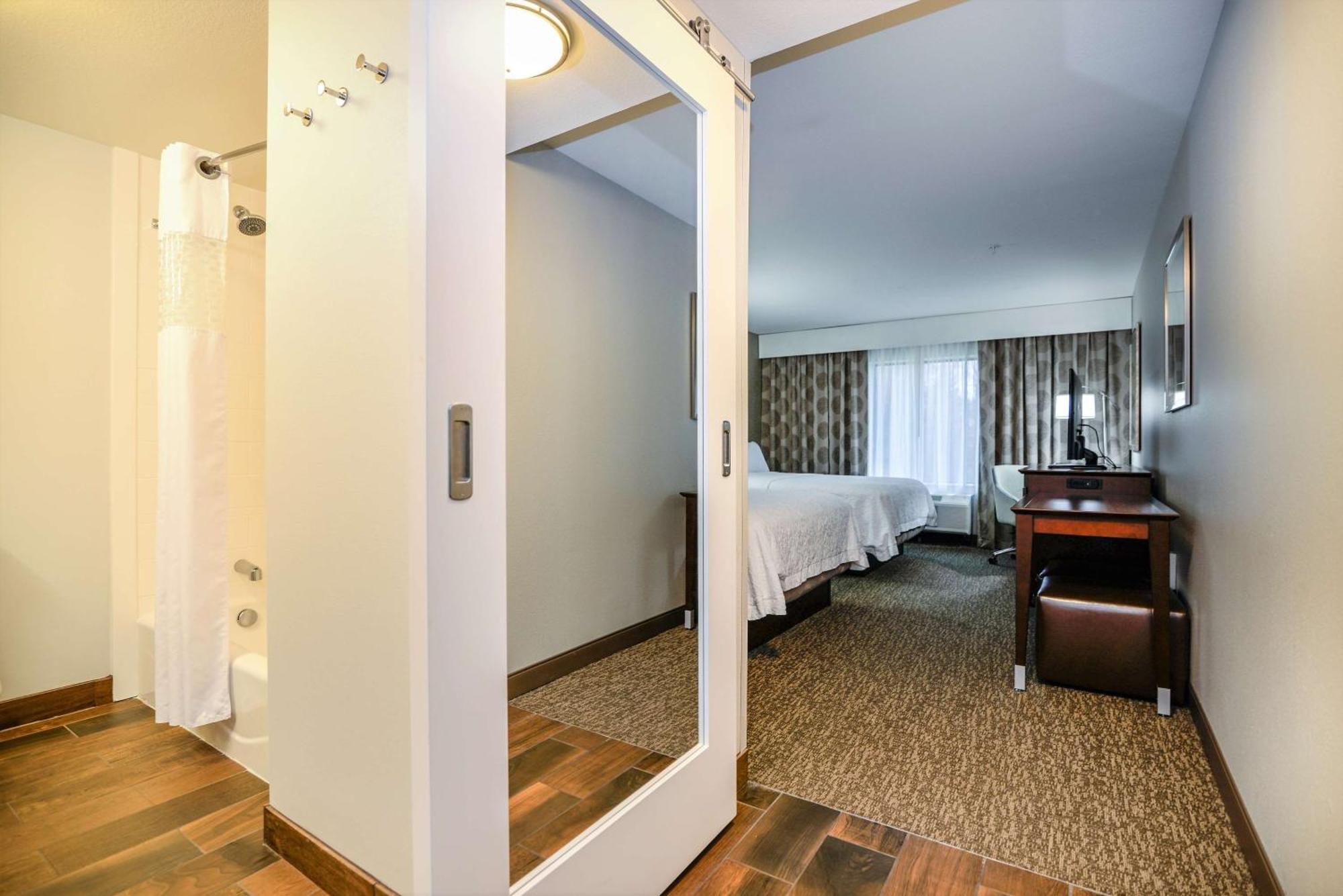 Hampton Inn Brighton Mi Екстер'єр фото
