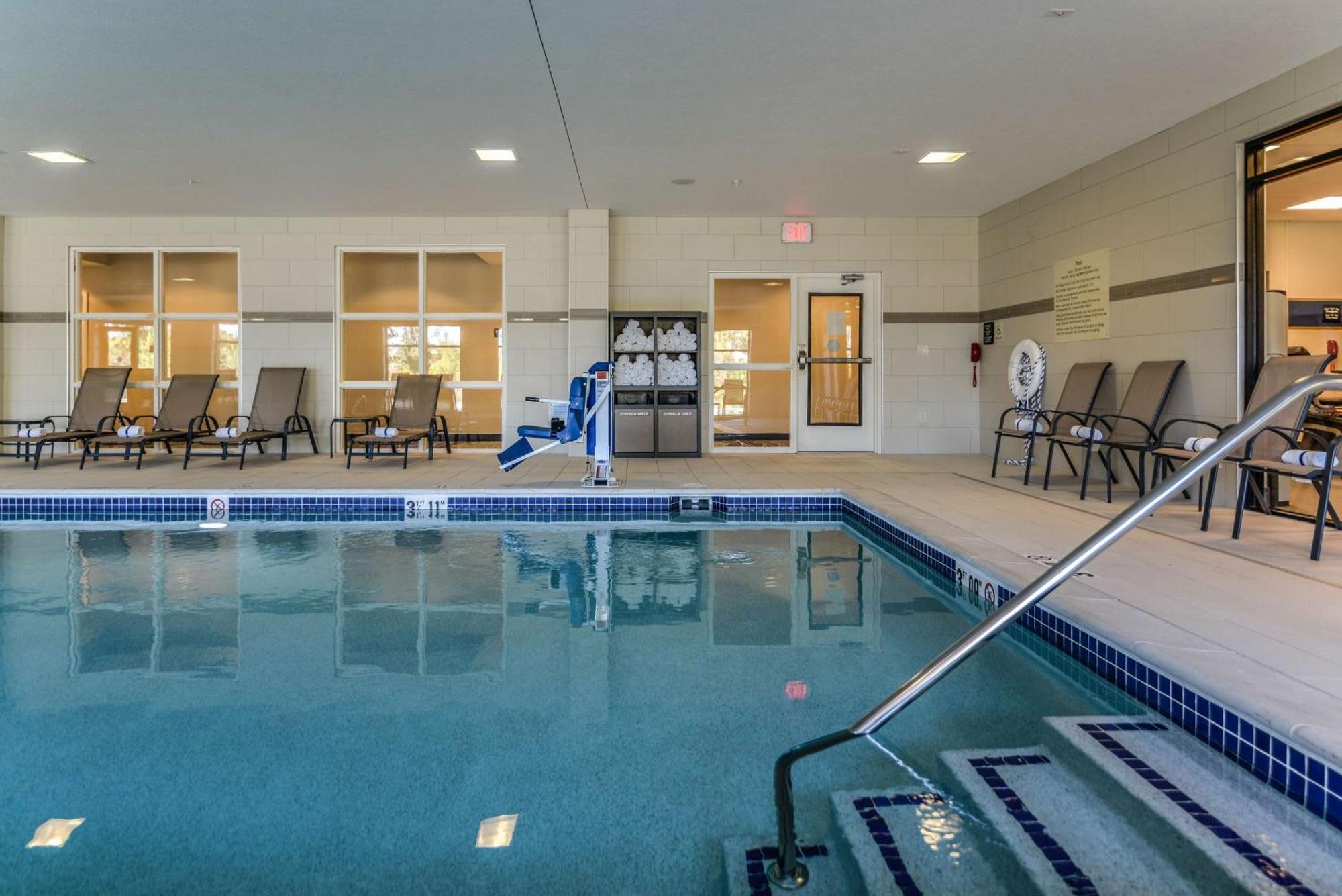 Hampton Inn Brighton Mi Екстер'єр фото
