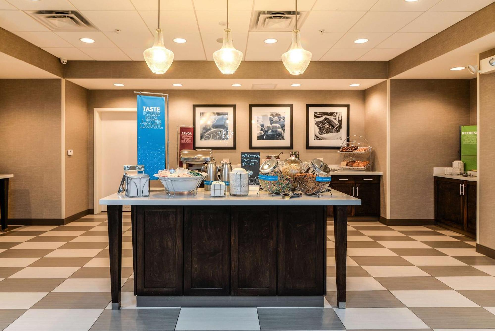 Hampton Inn Brighton Mi Екстер'єр фото